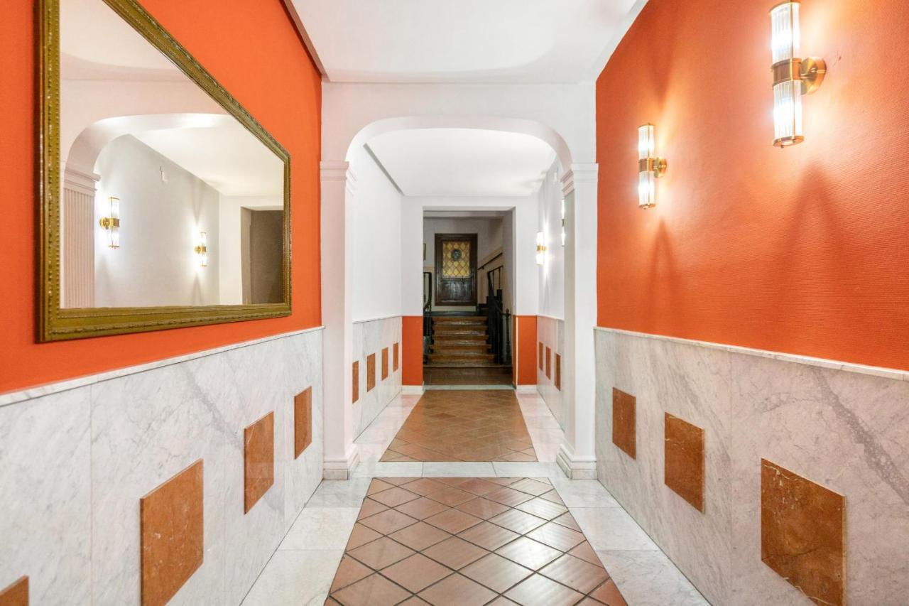 Apartamento En La Puerta Del Sol Apartment Madrid Luaran gambar